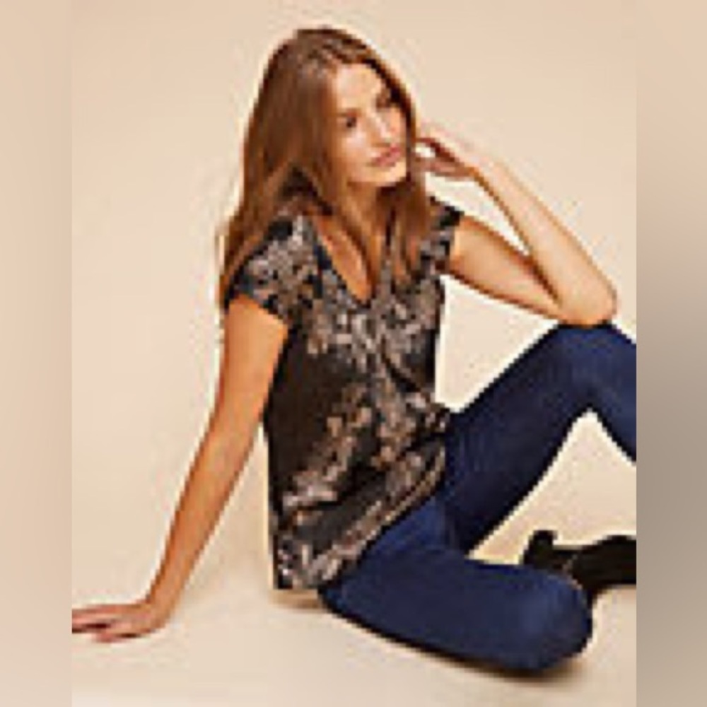 2. NWT Le Chateau Print Blouse
